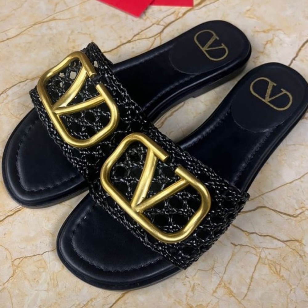 New Valentino Garavani VLogo Signature slide sandals in black leather Size 41